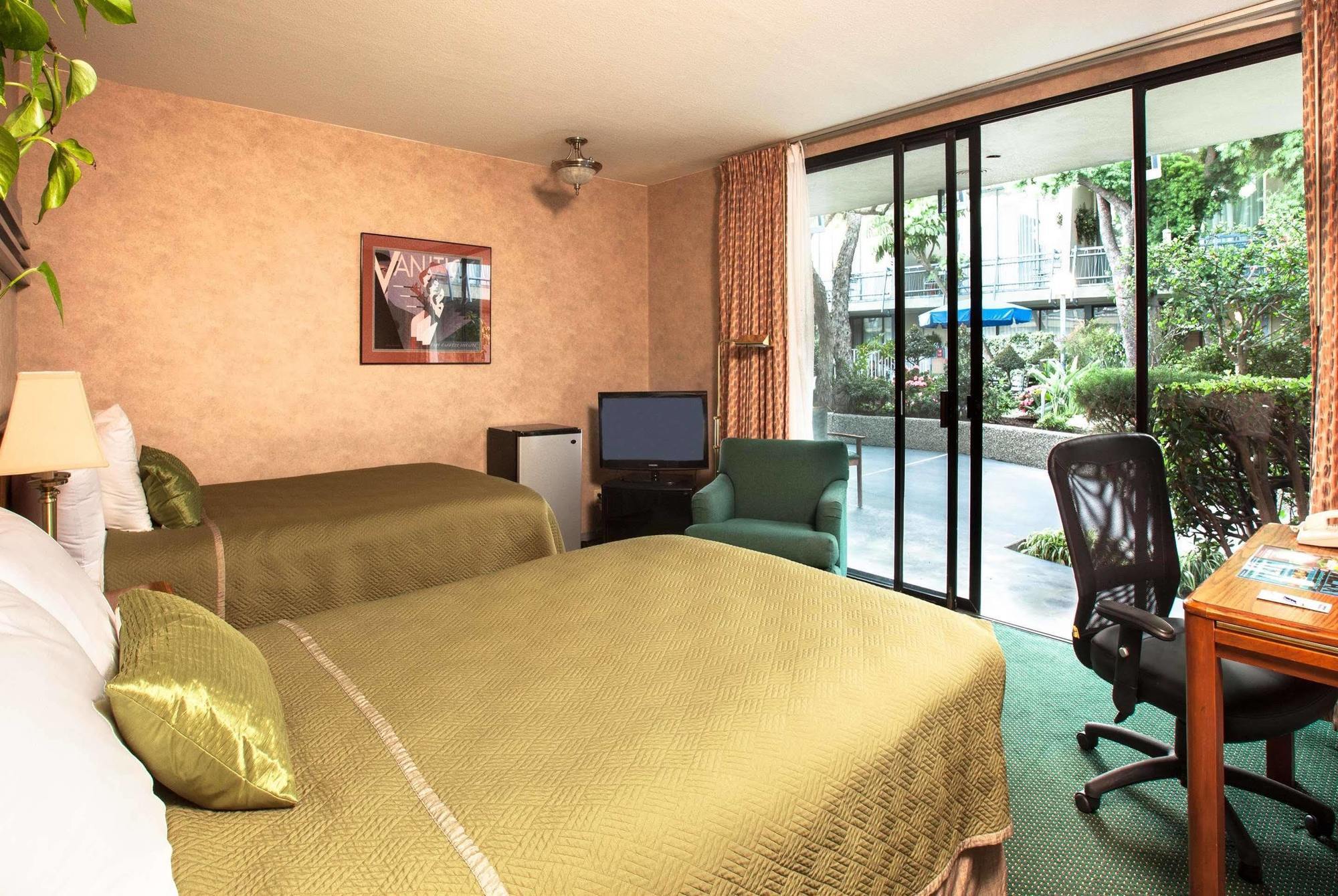 Travelodge Hotel At Lax Los Angeles Esterno foto