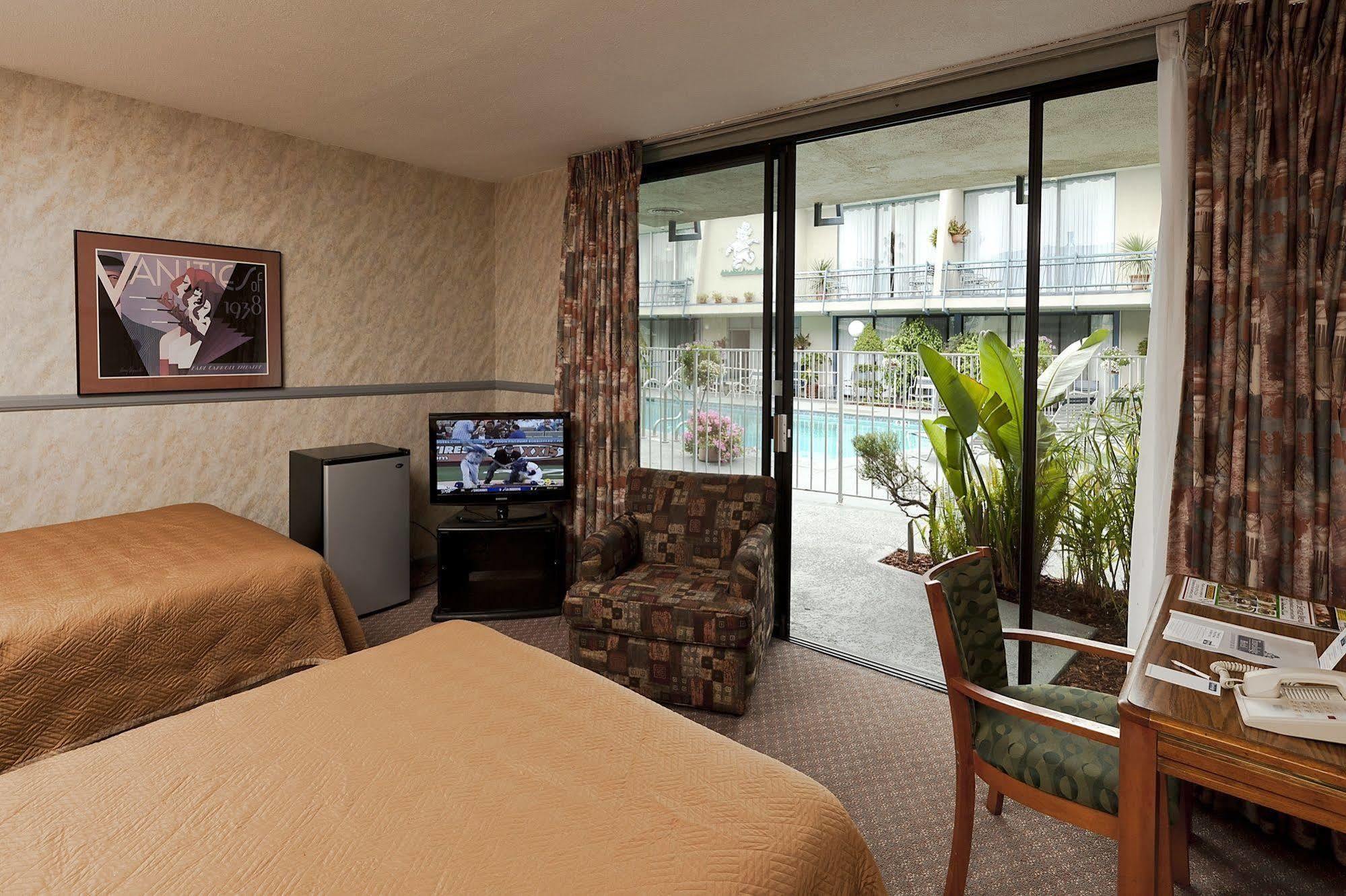 Travelodge Hotel At Lax Los Angeles Esterno foto