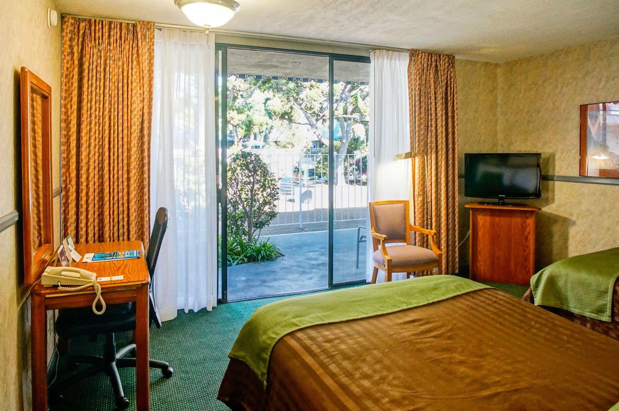 Travelodge Hotel At Lax Los Angeles Esterno foto